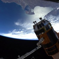 Международная космическая станция находится над восточным побережьем Аргентины над заливом Сан Матиас
