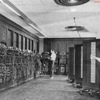 ЭНИАК (ENIAC, сокр. от Electronic Numerical Integrator and Computer — Электронный числовой интегратор и вычислитель) — первый широкомасштабный электронный цифровой компьютер. Построен в США в 1946 году.