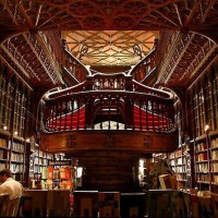 Старинный книжный магазин Livraria Lello (Книжный Магазин Лело)