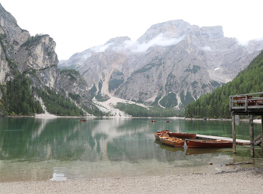 Фото: Озеро Брайес (Lago di Braies) - Доломитовые Альпы, Италия