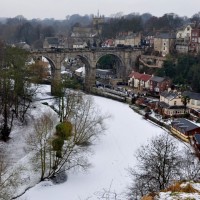 Замерзшая река Knaresborough. Автор фото: German Banchio.