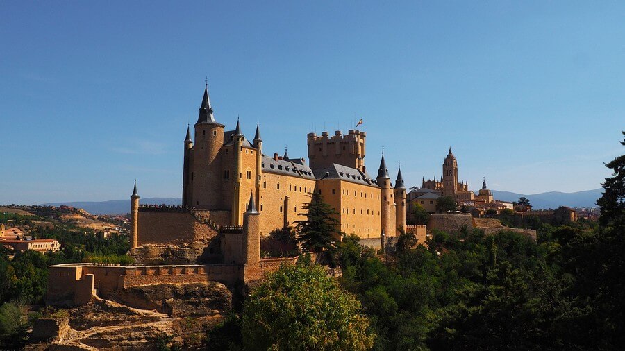 Фото: испания замок алькасар в сеговии