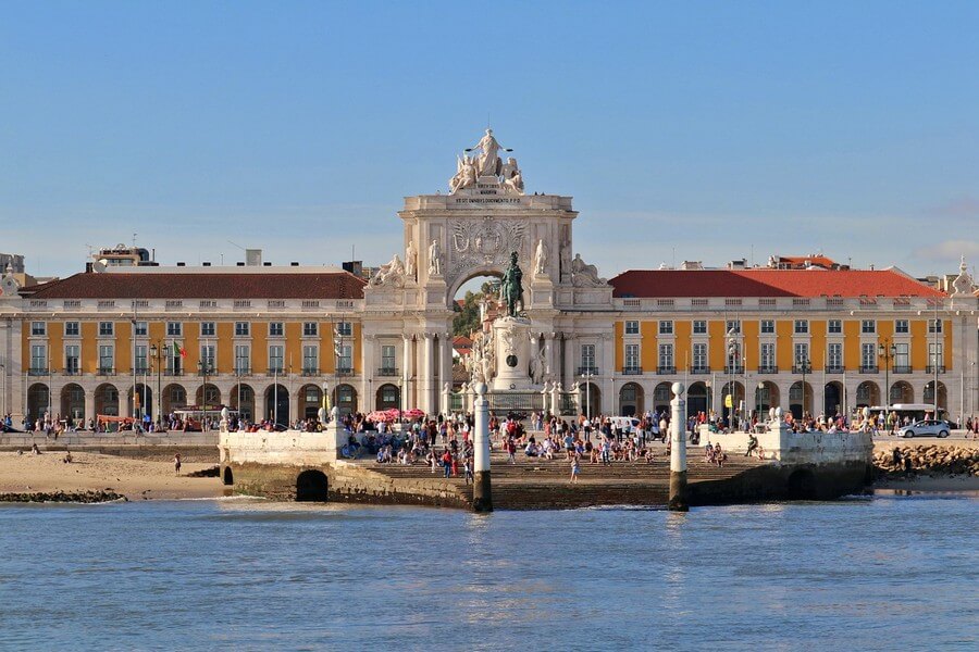 Фото: Площадь Коммерции (Praça do Comércio)