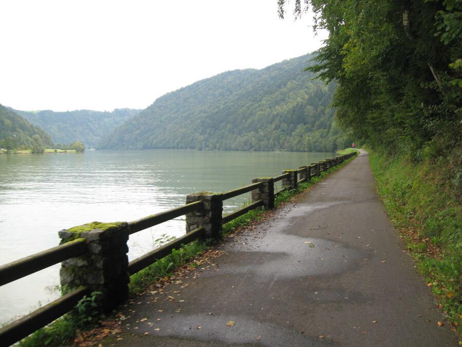 Велосипедная дорожка в Австрии. Автор фото J Markham